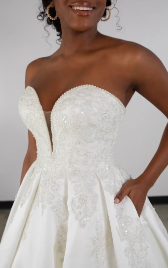 Essense of Australia Style #D3977 #2 Ivory/Silver thumbnail